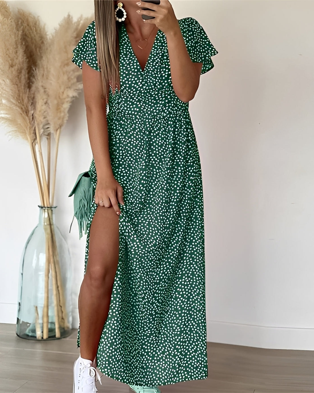 Tina - Chic Split Dress