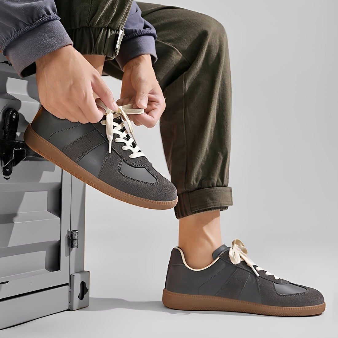 Gino - Casual men's sneakers with a soft, thick sole