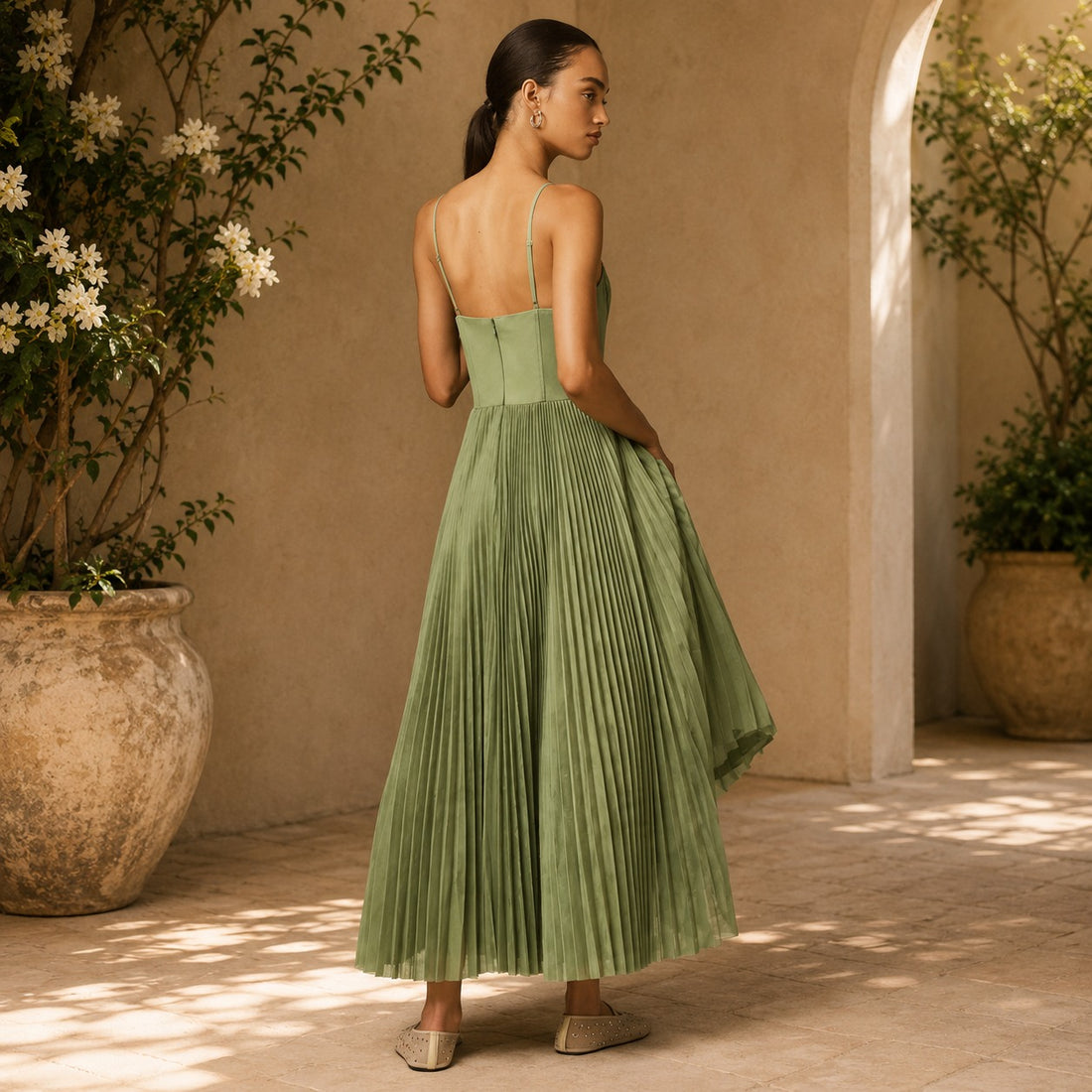 Elissa - Elegant Pleated Midi Dress