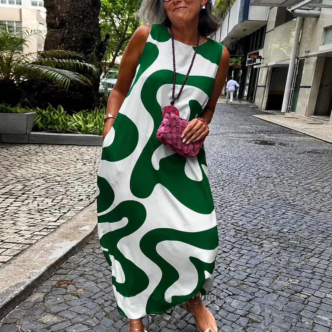 Taylor - Chic Sleeveless Geometric Dress