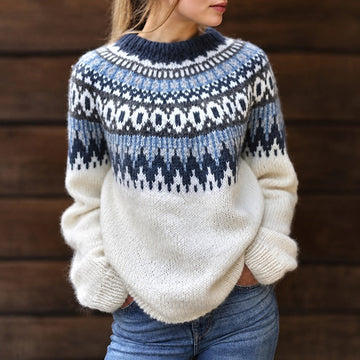 Estelle - Warm Sweater in Nordic Style