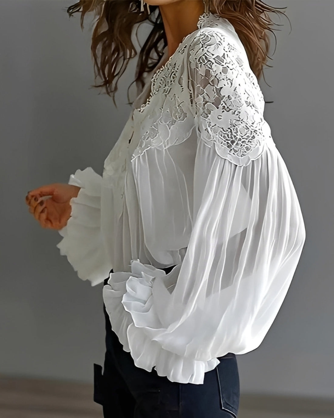 Kim - Chic V-Neck Blouse