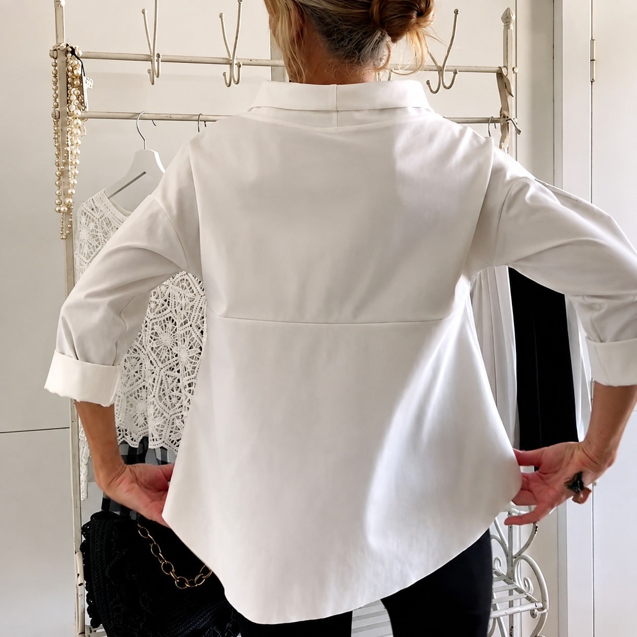 Sofia - Elegant, Loose-Fitting Top for Women