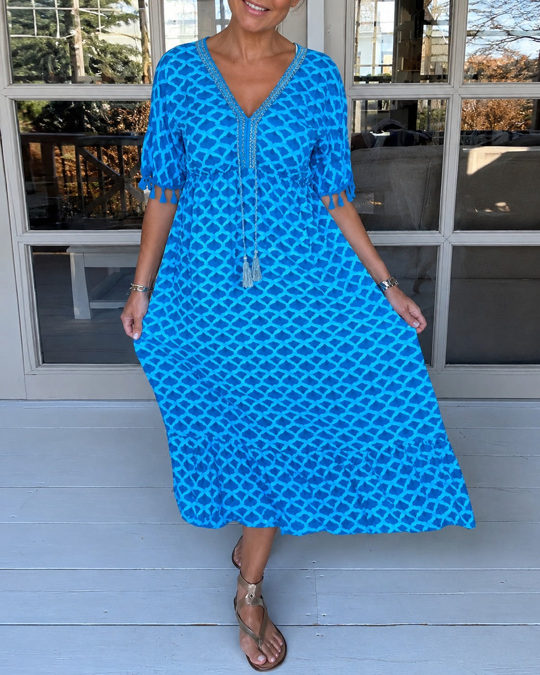 Cara - Fashionable V-neck Dress