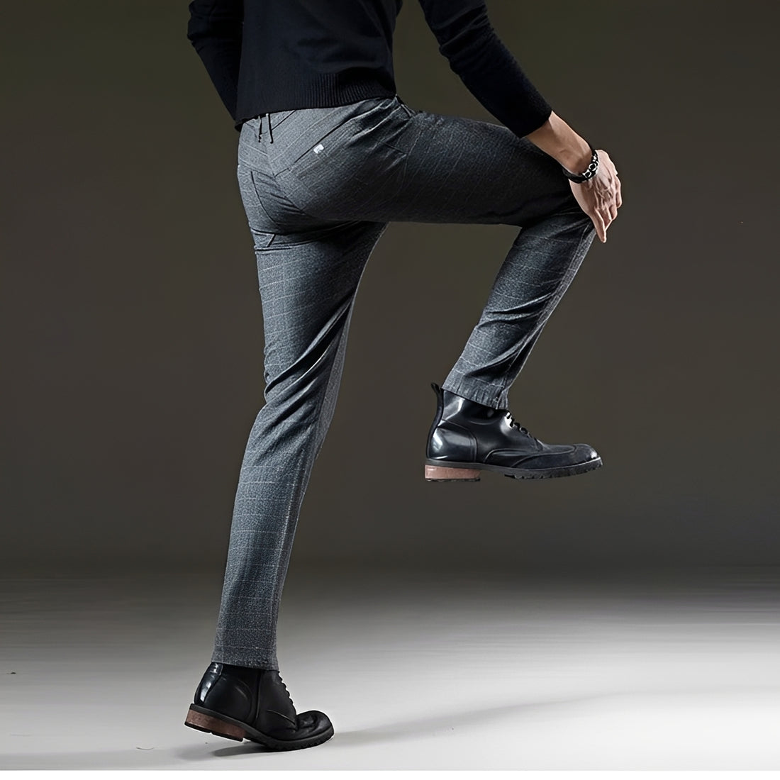 Kristian - Sleek Trousers with a Check Pattern