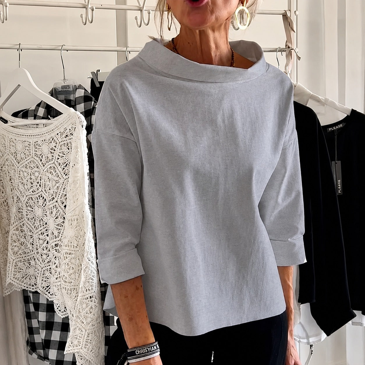 Sofia - Elegant, Loose-Fitting Top for Women