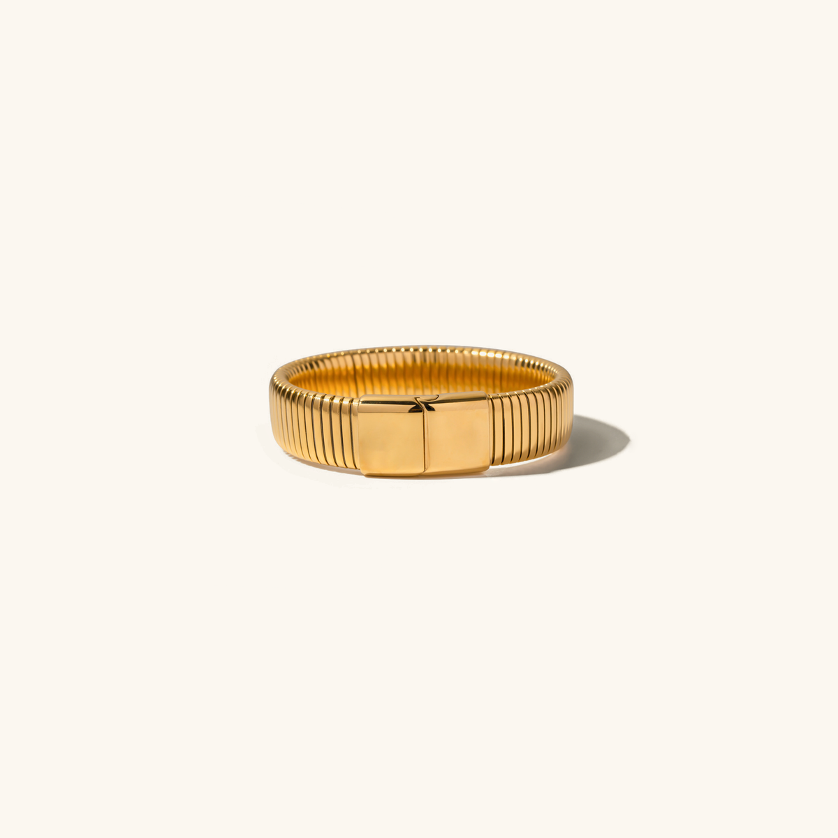 Celeste - Gold bracelet with vertical lines