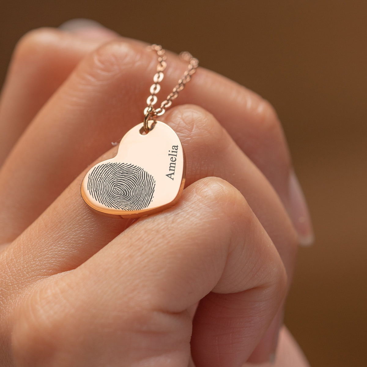 Fingerprint in the shape of a heart - Personalized name necklace
