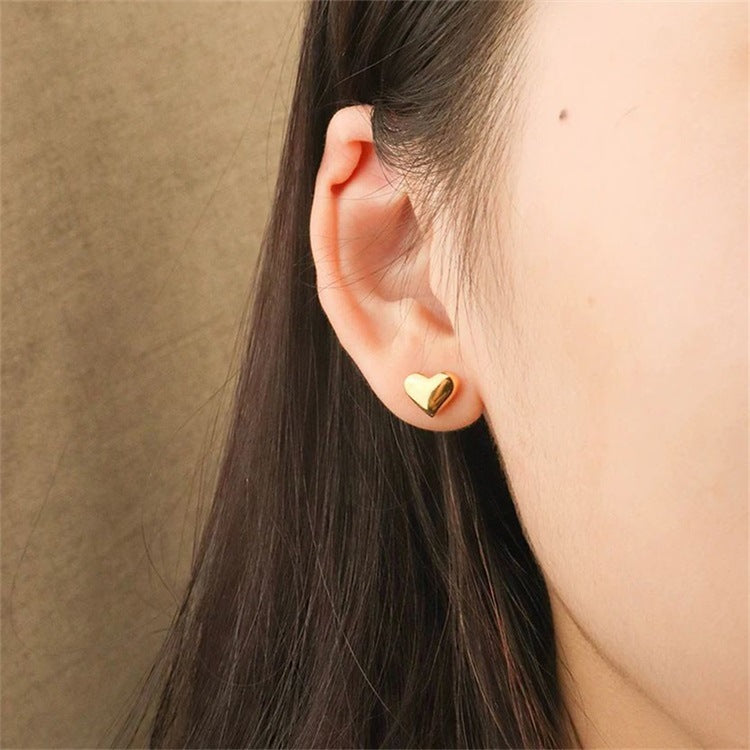 Mila – Heart earrings in gold