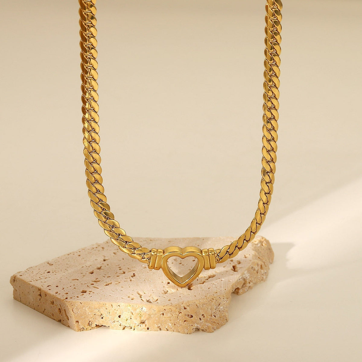 Ara – Heart of Gold Necklace