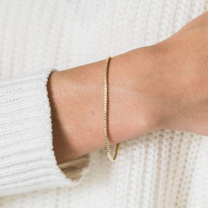 Victoria – Gold chain bracelet