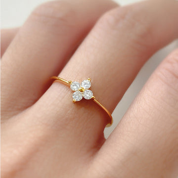 Mia – Crystal Clover Ring