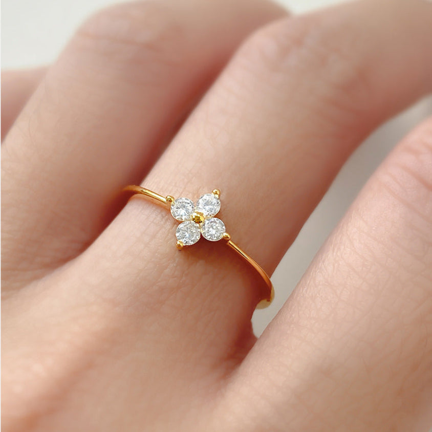 Mia – Crystal Clover Ring
