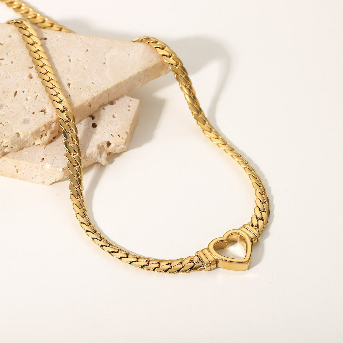 Ara – Heart of Gold Necklace