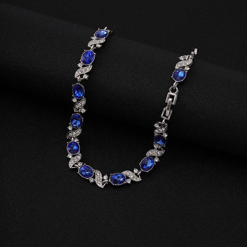 Carol – Elegant Gold Bracelet