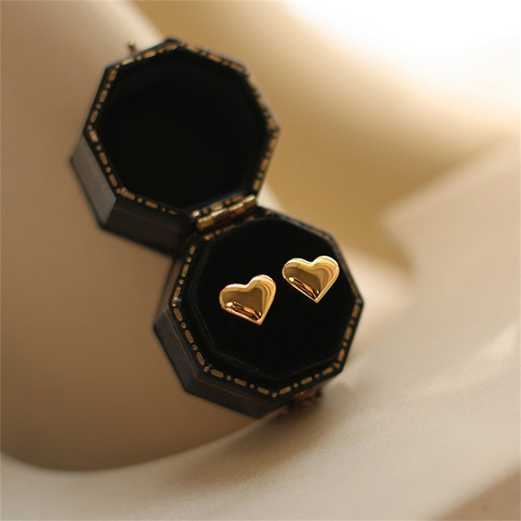 Mila – Heart earrings in gold