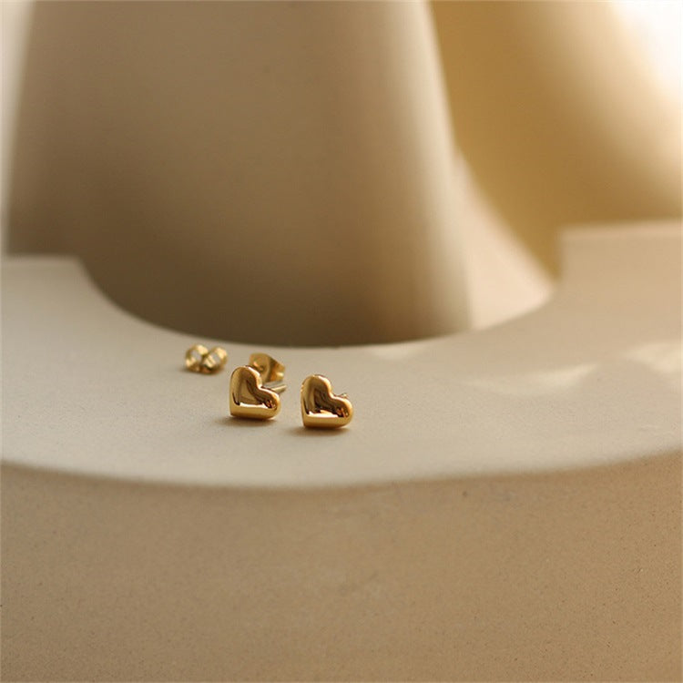 Mila – Heart earrings in gold