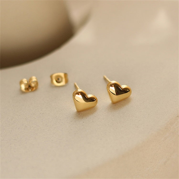 Mila – Heart earrings in gold