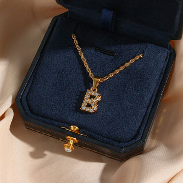 Maeve - Necklace with initials