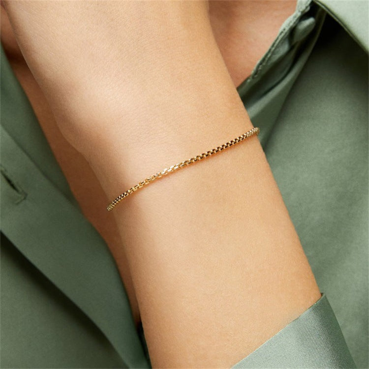 Victoria – Gold chain bracelet