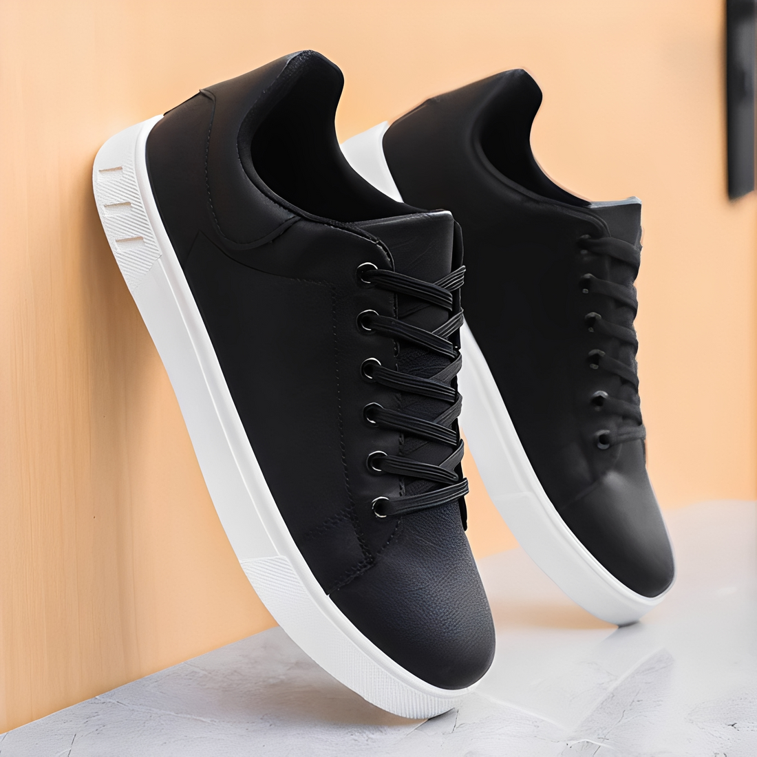 Reymond - Stylish men's low-top sneakers