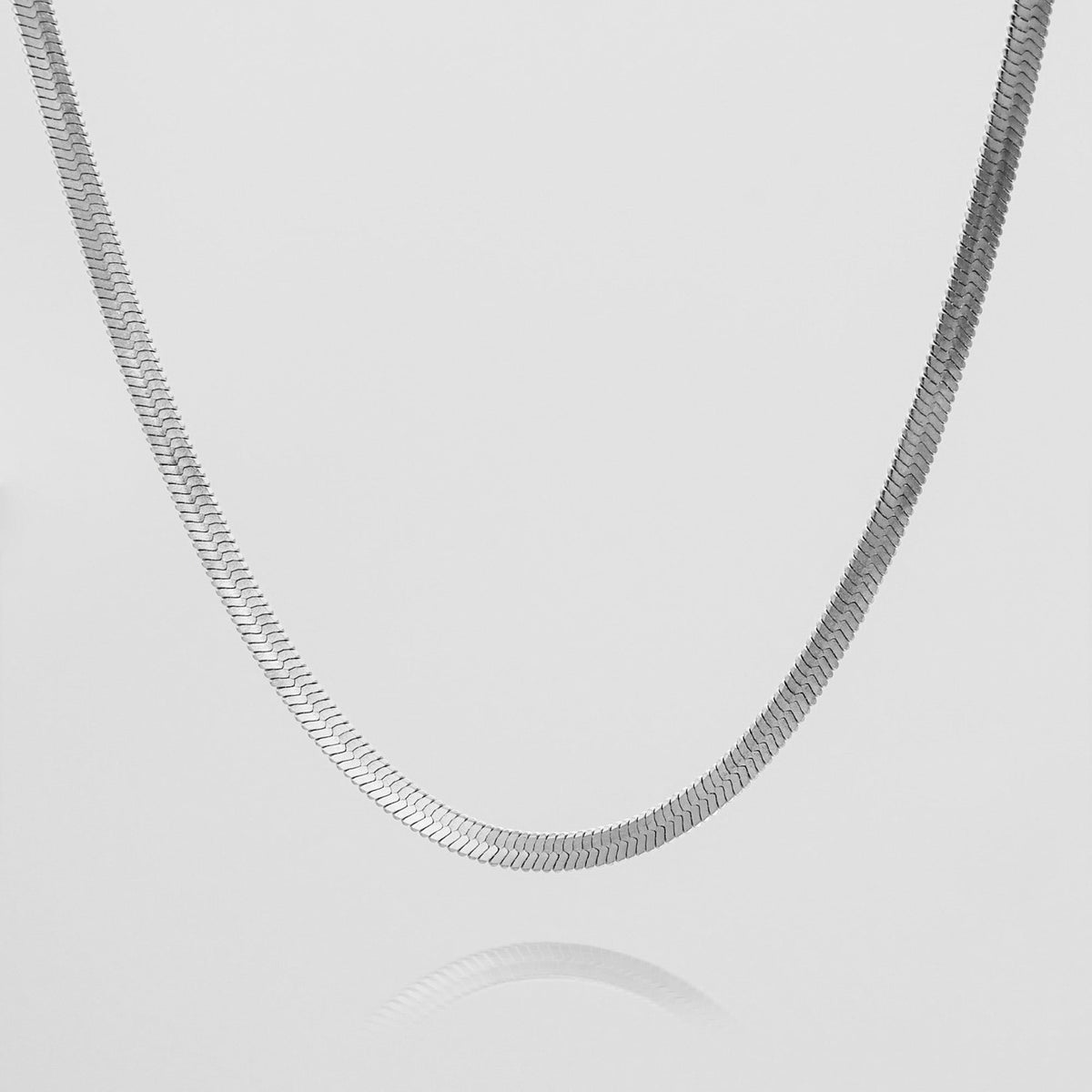 Juliette – Elegant Chevron Collar