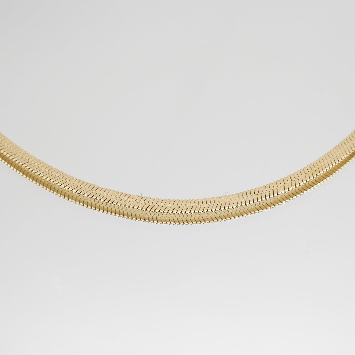 Juliette – Elegant Chevron Collar
