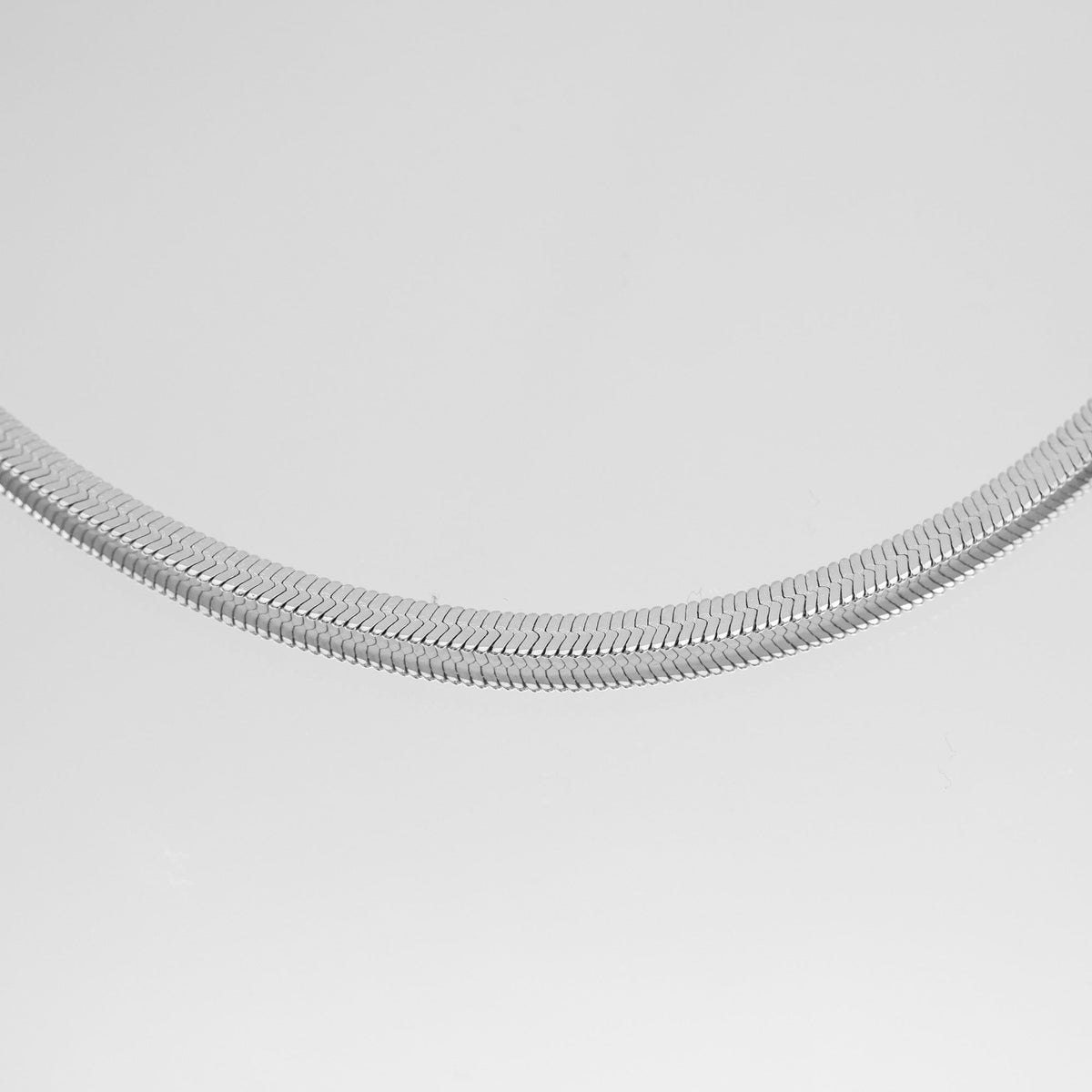 Juliette – Elegant Chevron Collar