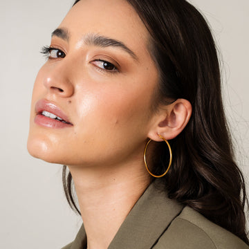 Camille – Elegant Gold Hoops