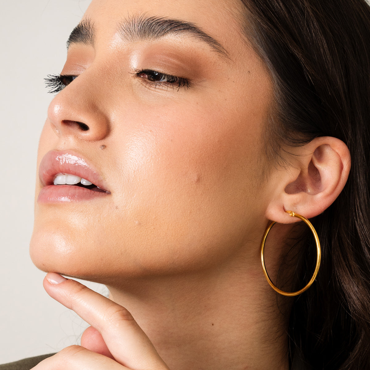 Camille – Elegant Gold Hoops