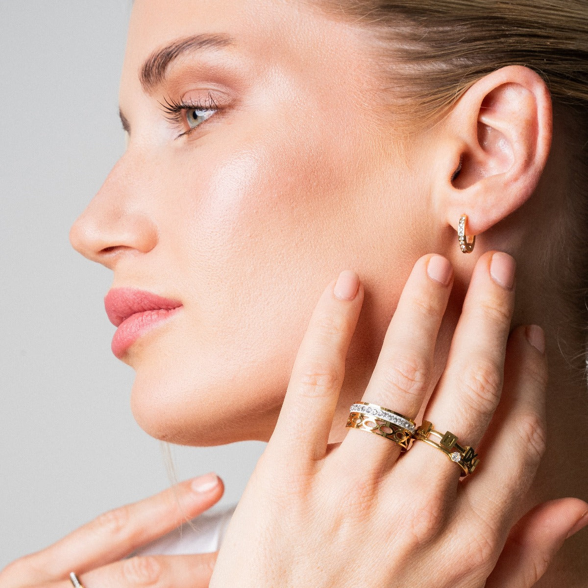 Arielle – Hoops ornamented with stones