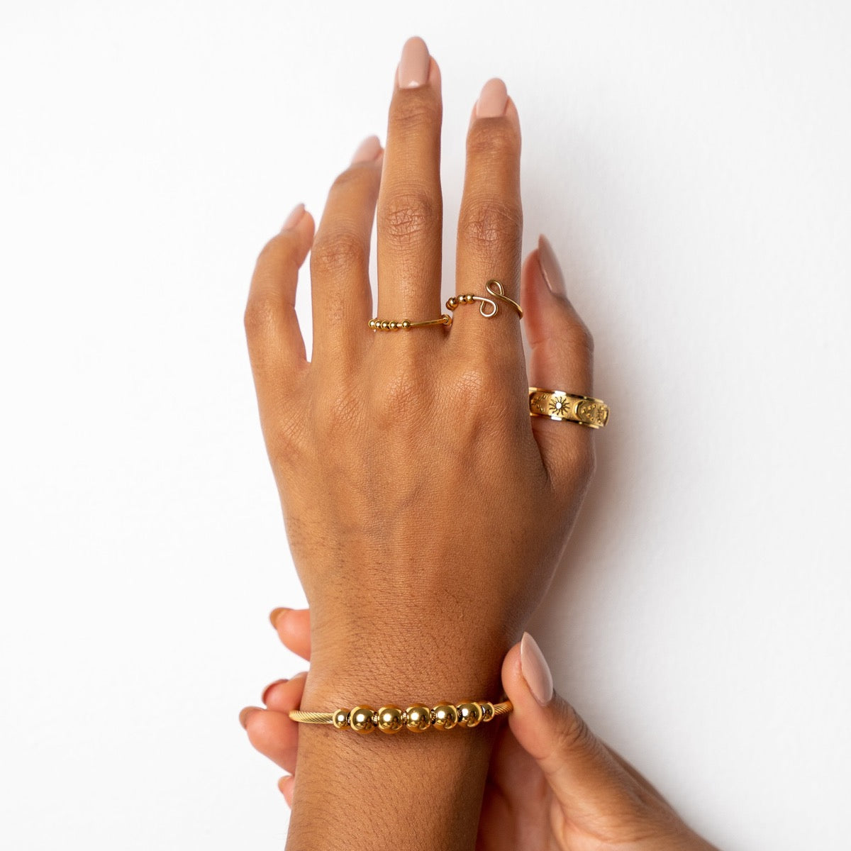 Neri – Adjustable stress relief ring with pearls