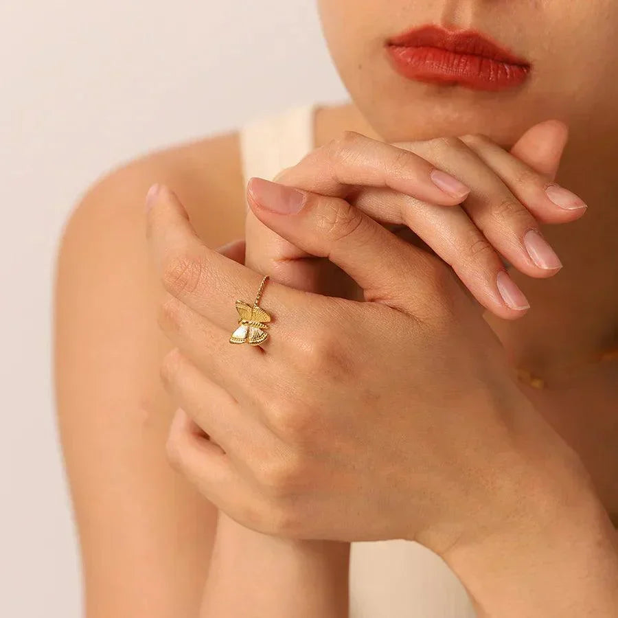 Alina – Elegant Butterfly Ring