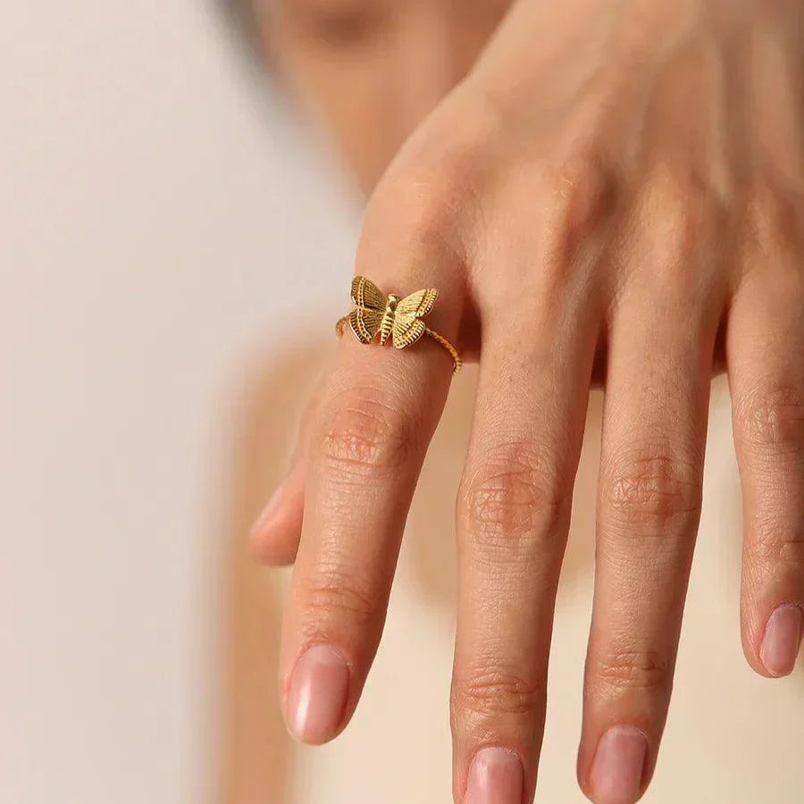 Alina – Elegant Butterfly Ring