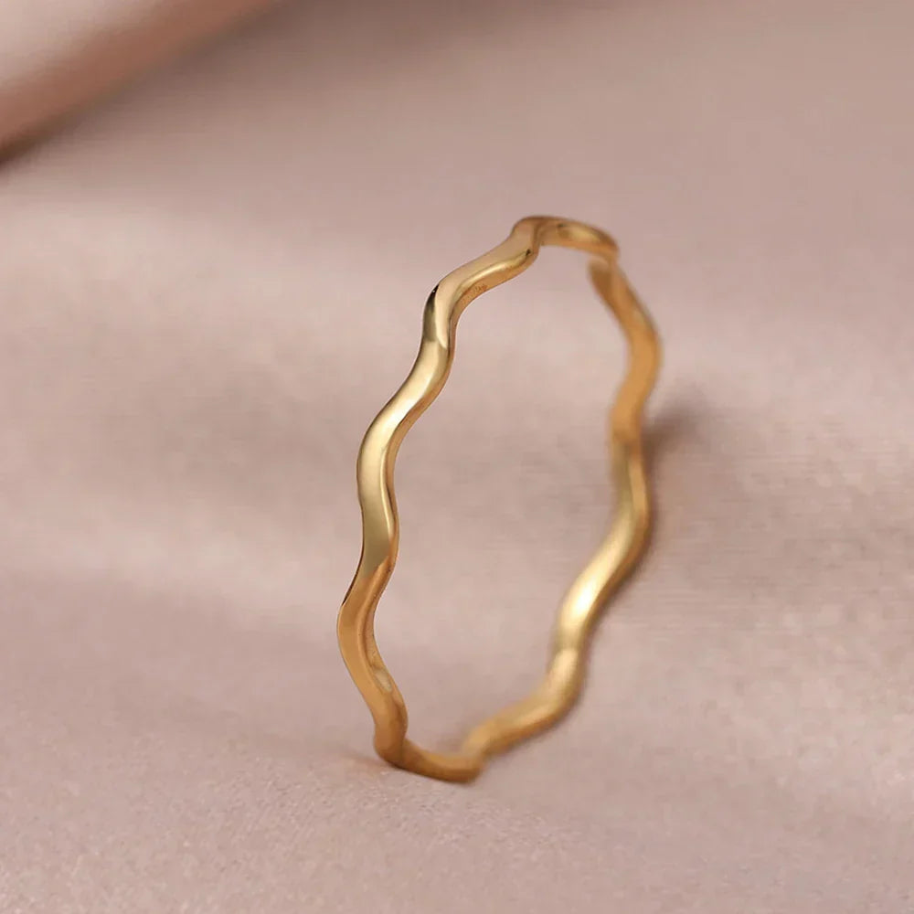 Elowia – Elegant Infinite Flow Ring
