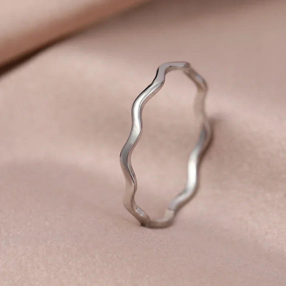 Elowia – Elegant Infinite Flow Ring