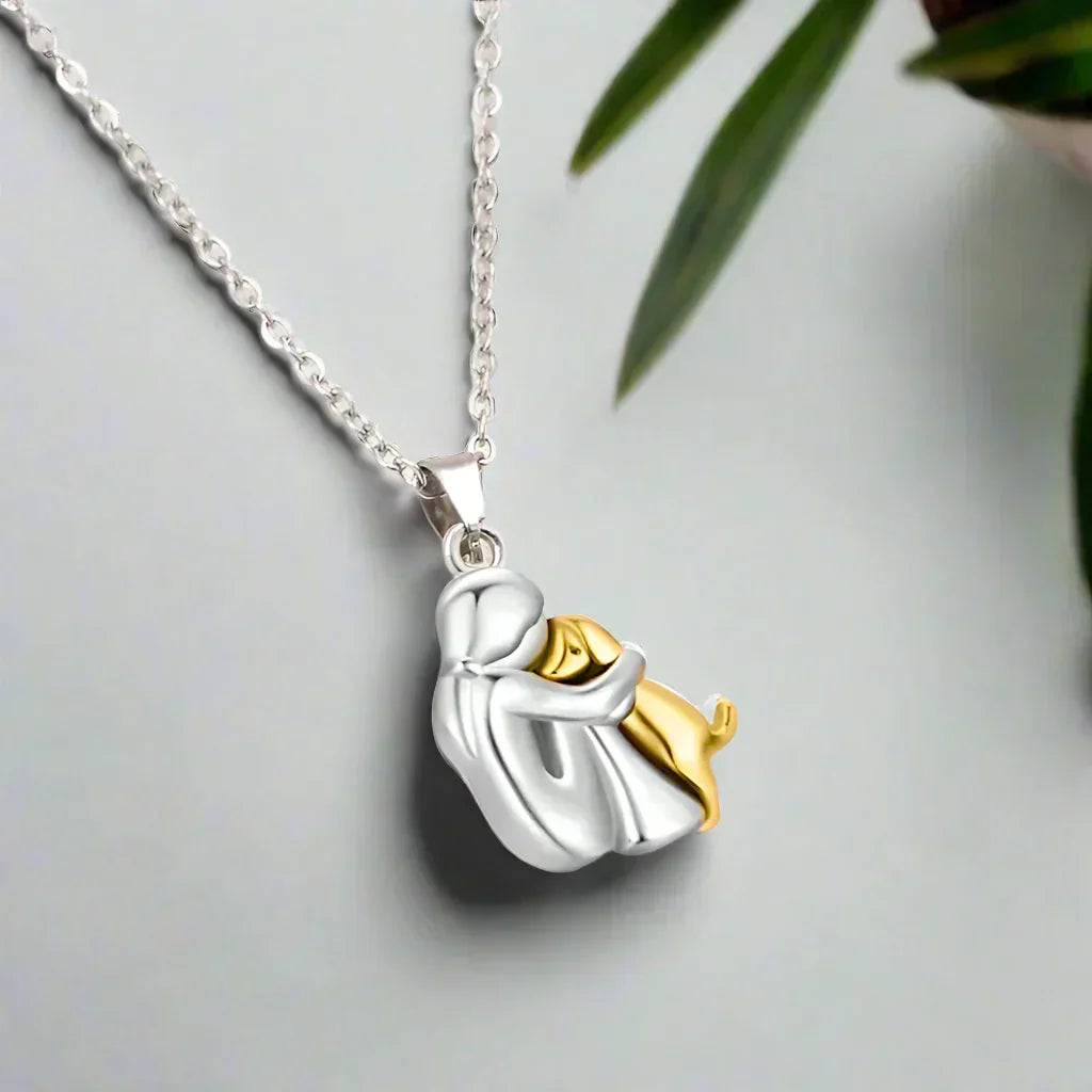 Light – Necklace with hug pendant