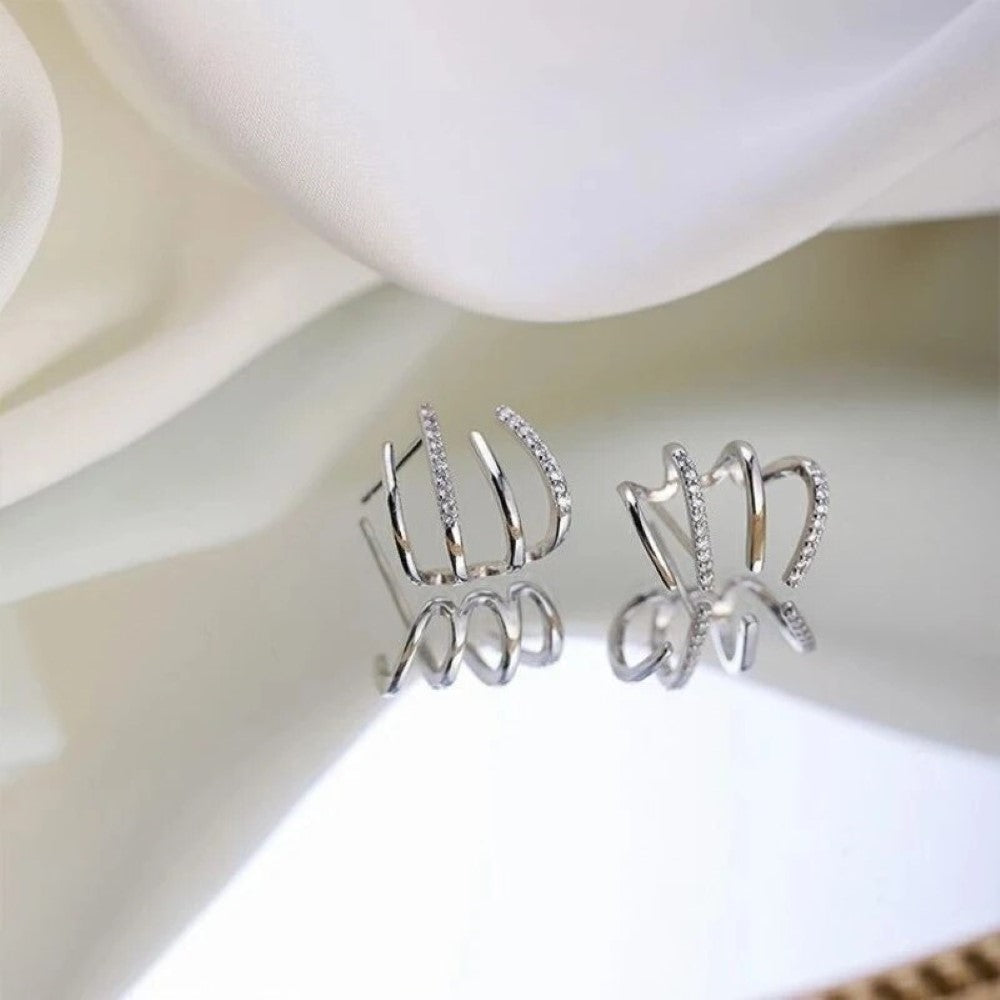 Huggie Earrings of Zircon of Four Points