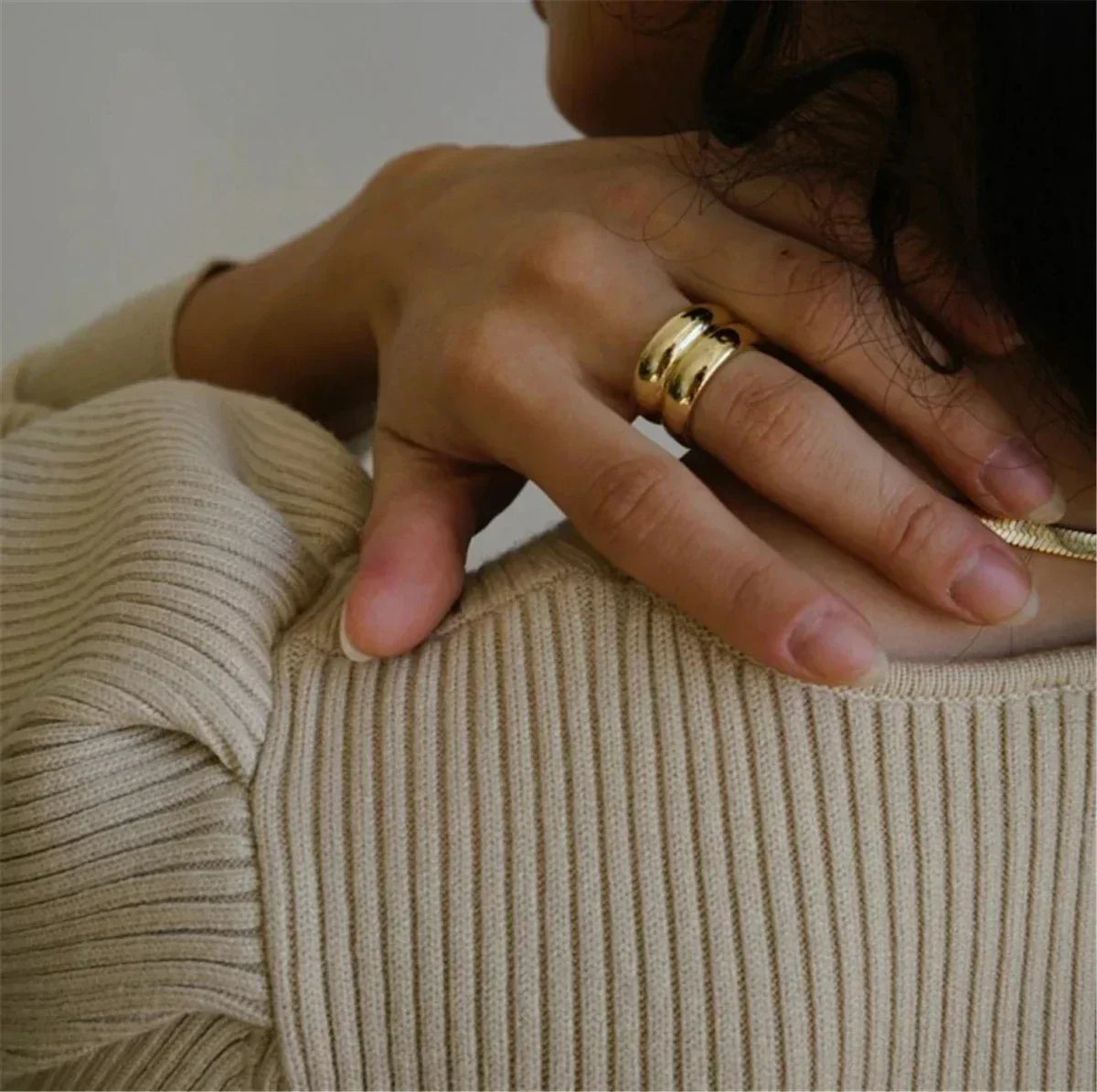 Solene – Wide ring for the index finger