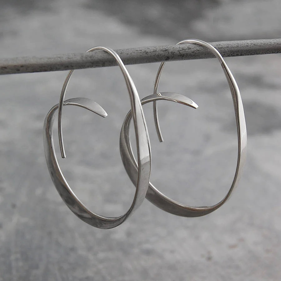Becca – Earrings with Elegant Spiral Shape