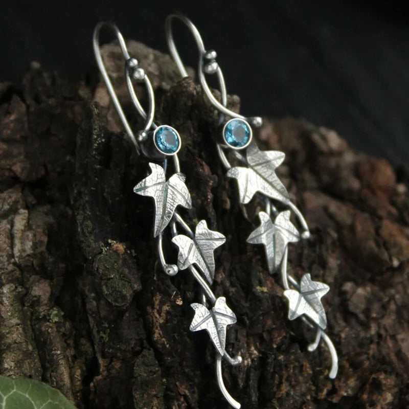 Elowen – Vintage earrings with fairy leaves