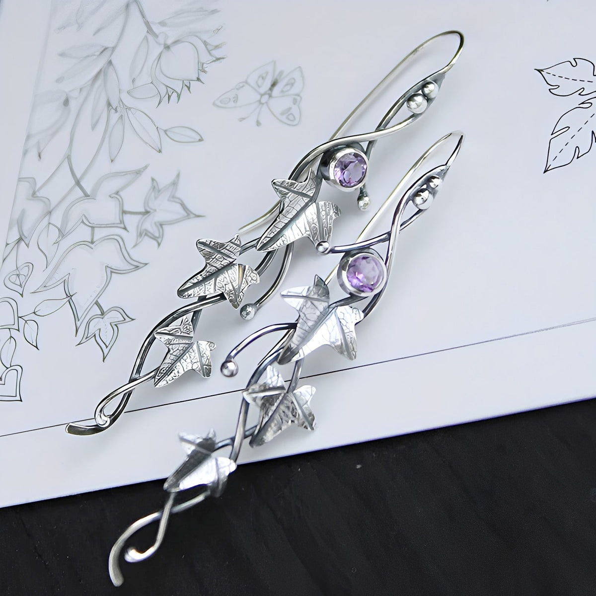 Nina – Vintage earrings in the shape of a fairy leaf