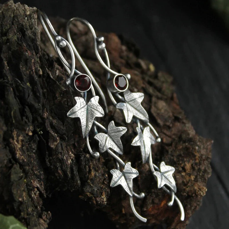 Elowen – Vintage earrings with fairy leaves