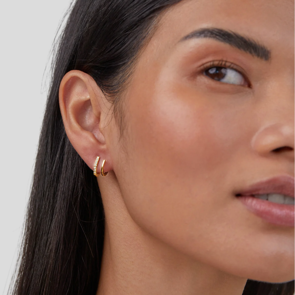Zendaya – Earrings in Claw Shape