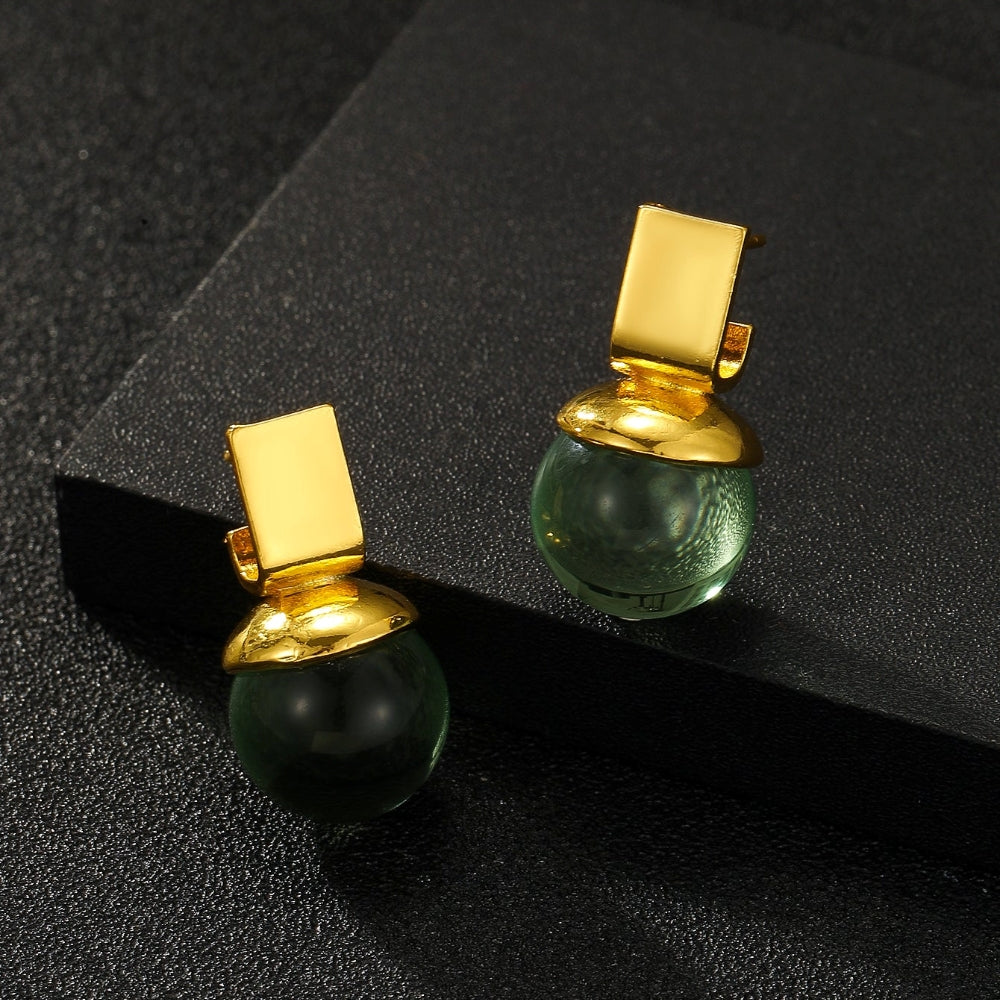 Charlie - Vintage earrings with green crystal and golden accents