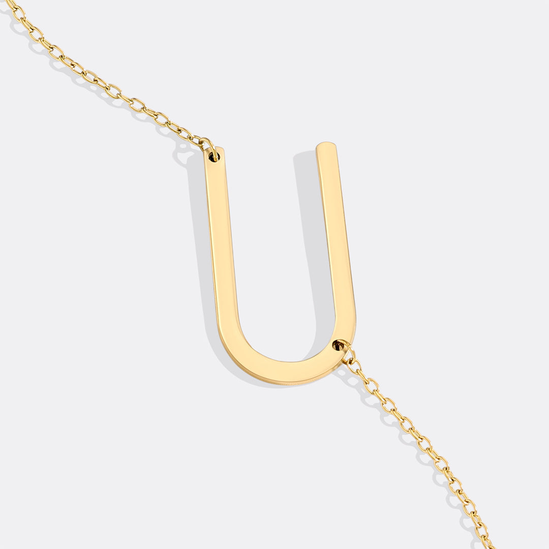Inez – Necklace with declarative initial