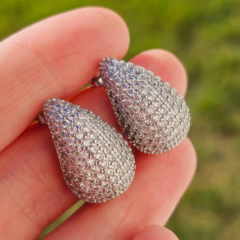 Earrings in the shape of a drop - Bright design