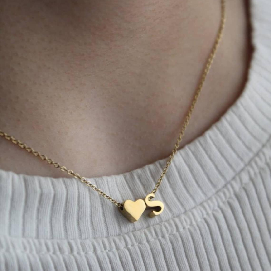 Necklace with initials in the shape of heart - Personalized letter heart