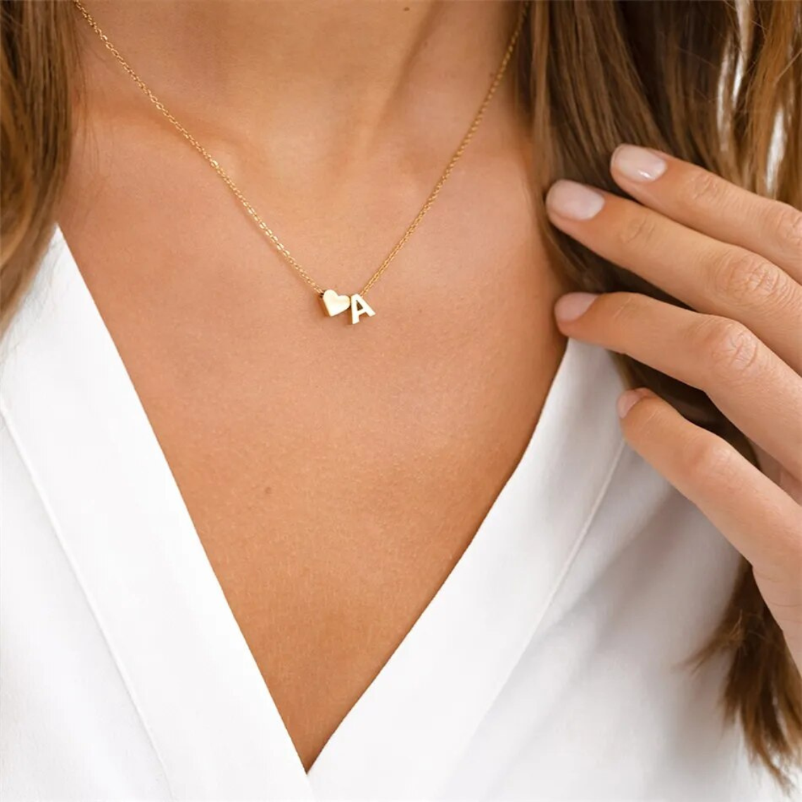 Necklace with initials in the shape of heart - Personalized letter heart