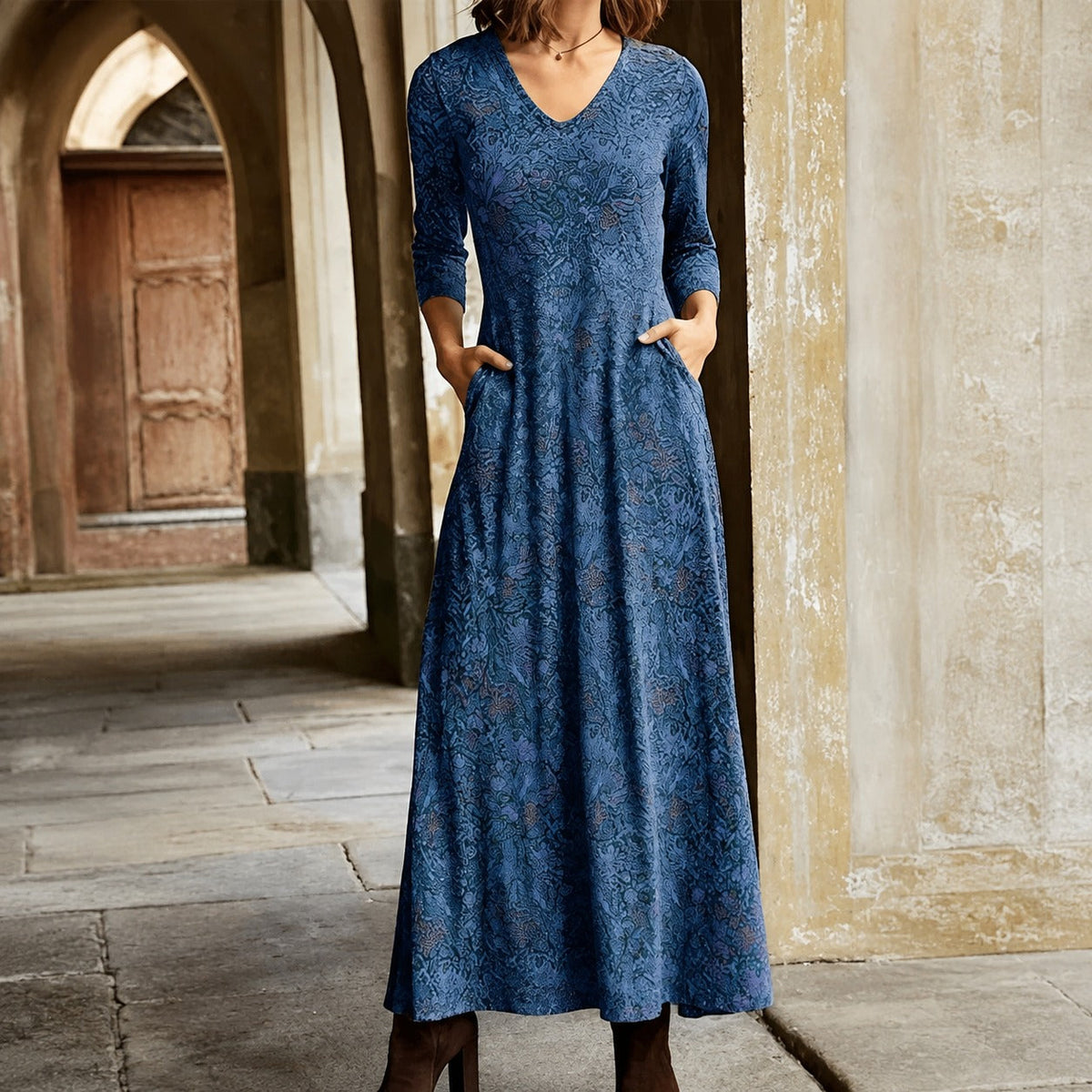 Sophie - Classic long-sleeve dress for women